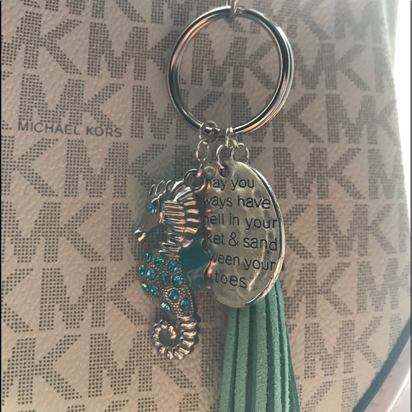 Beachy Keychain - Picture 3 of 5
